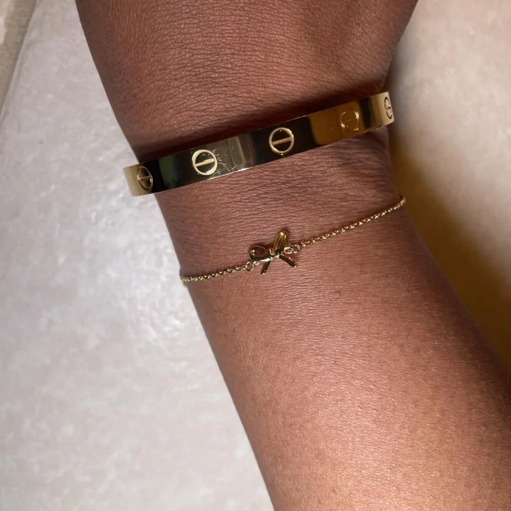 NWT Kate Spade Girlie Pearlie Gold Mini Bow Bracelet - Picture 3 of 3